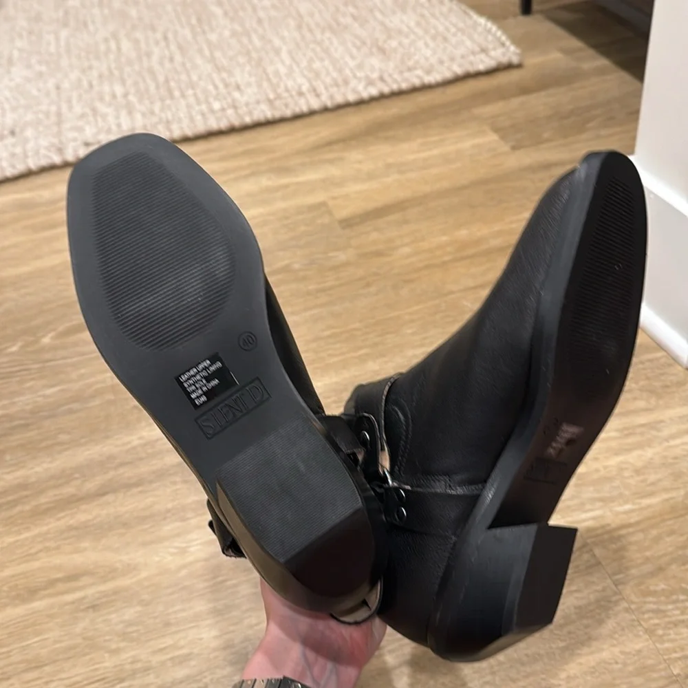 Leather Moto Boots - Picture 6 of 8